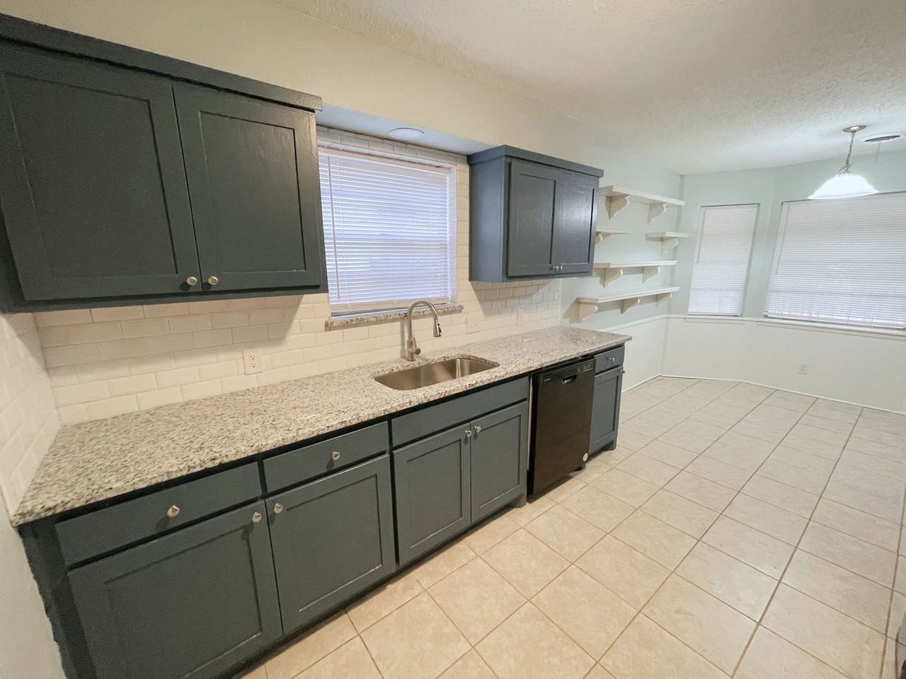 1200 Alma Dr - Photo 6 of 10