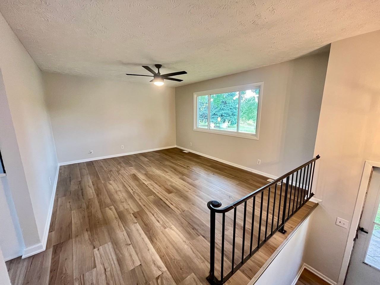 7605 Valley Rd - Photo 3 of 15