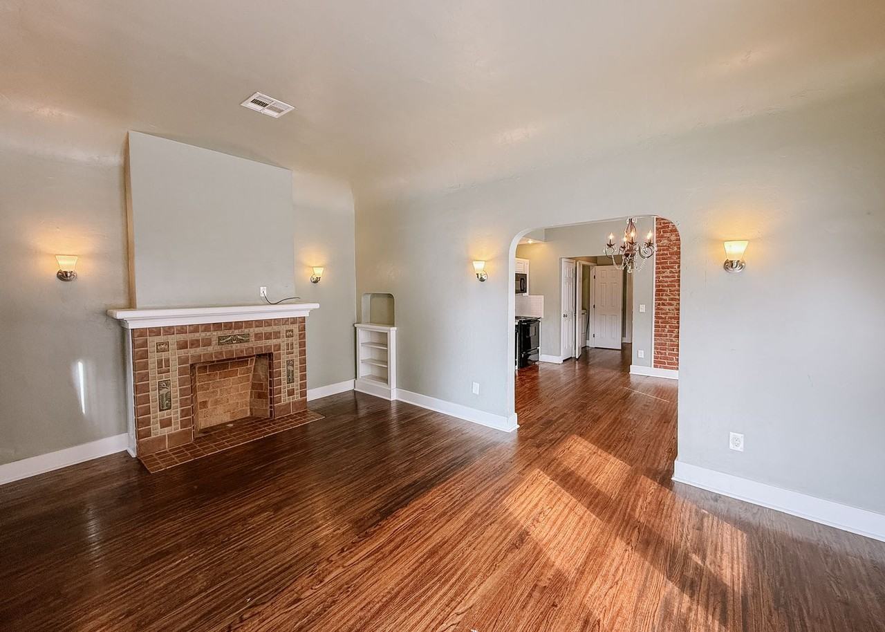 911 East Dr - Photo 3 of 27