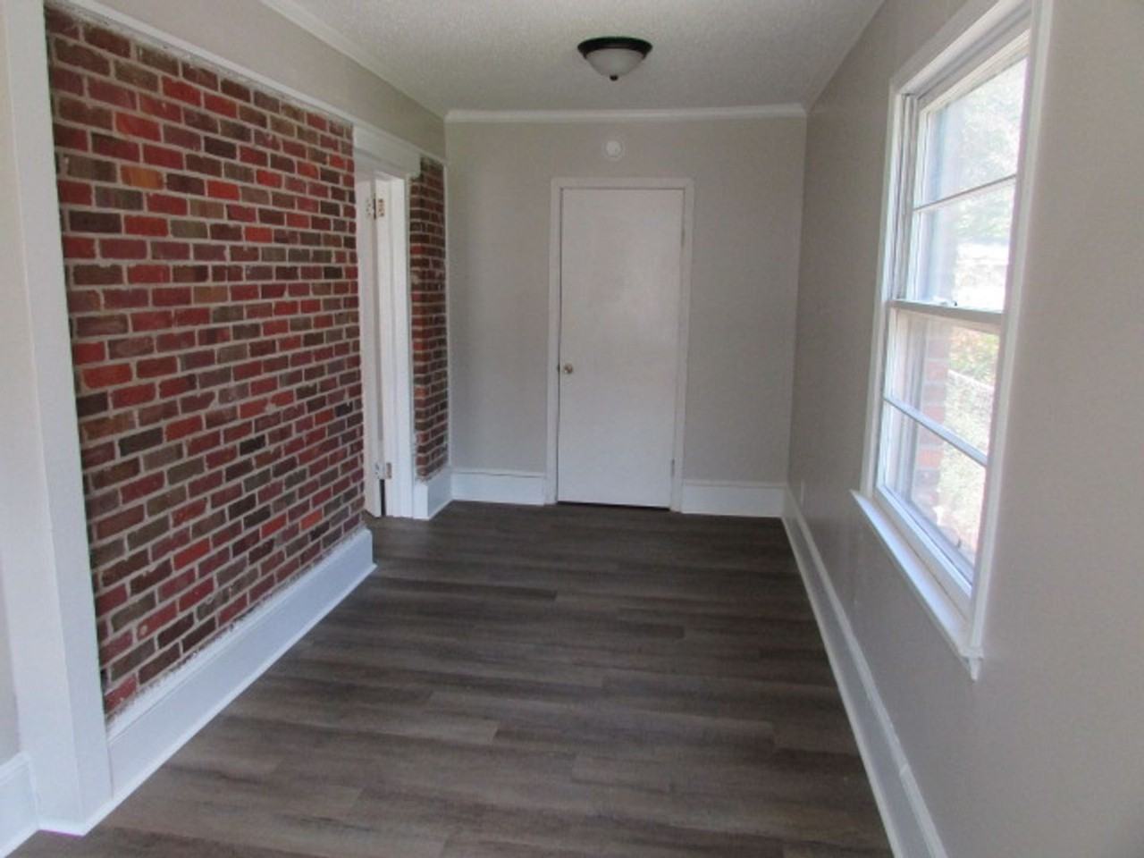 451 Robney Dr - Photo 4 of 9