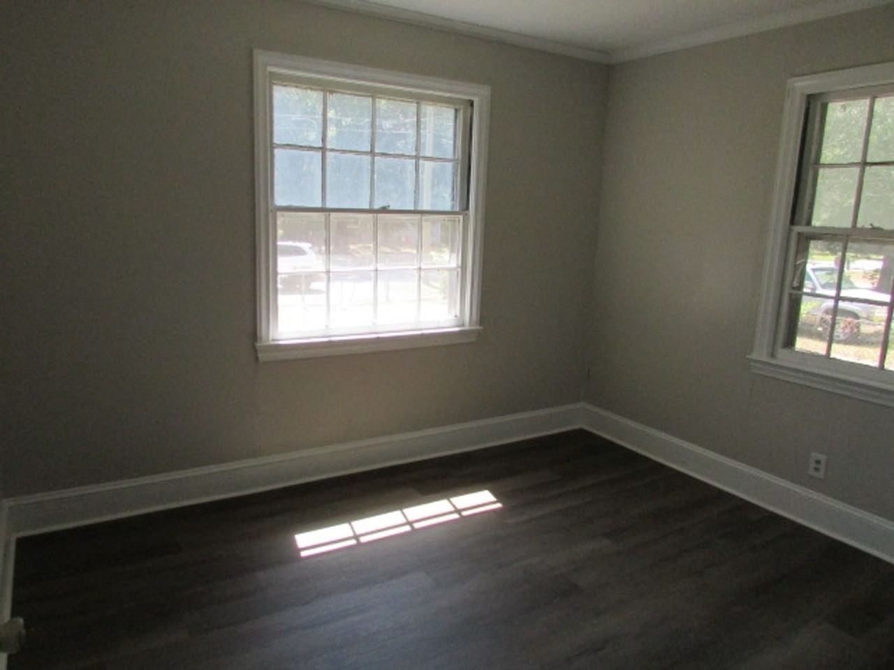 451 Robney Dr - Photo 7 of 9