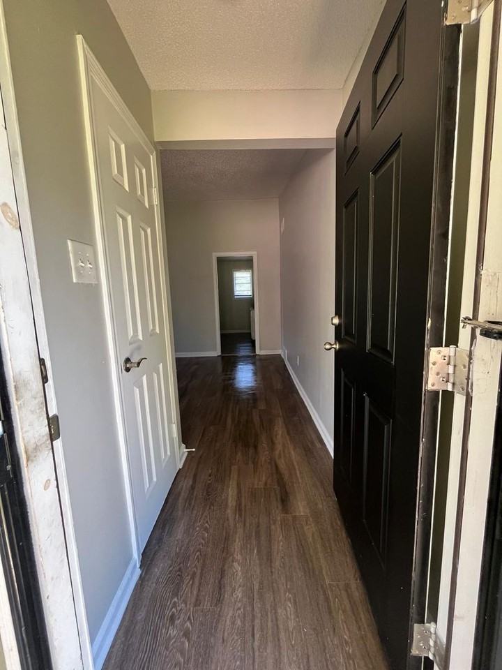 708 Mohawk Avenue - Photo 3 of 13