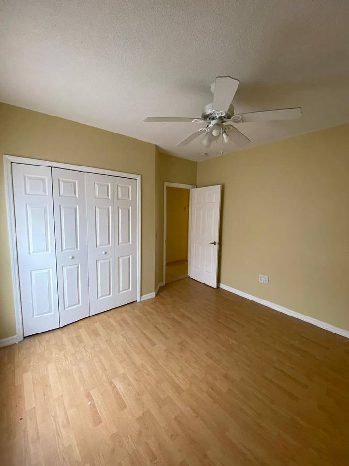 35 Coventry Ct - Photo 4 of 11