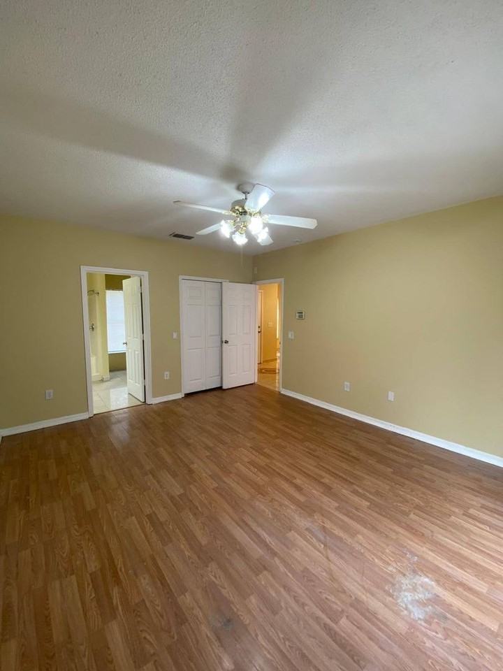 35 Coventry Ct - Photo 6 of 11