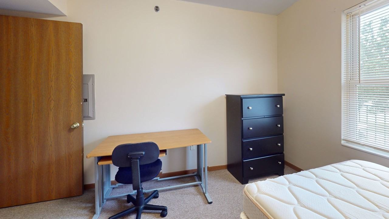 310 Cedar St - Photo 5 of 30