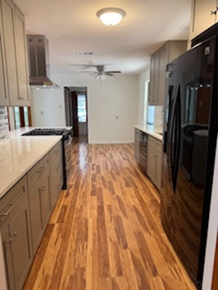 5415 Longleaf Ln - Photo 2 of 5