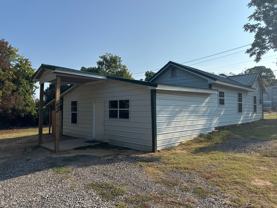 628 State Line Rd - Photo 1 of 1