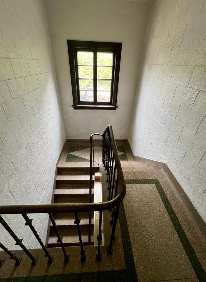 7360 Pershing Ave - Photo 2 of 29