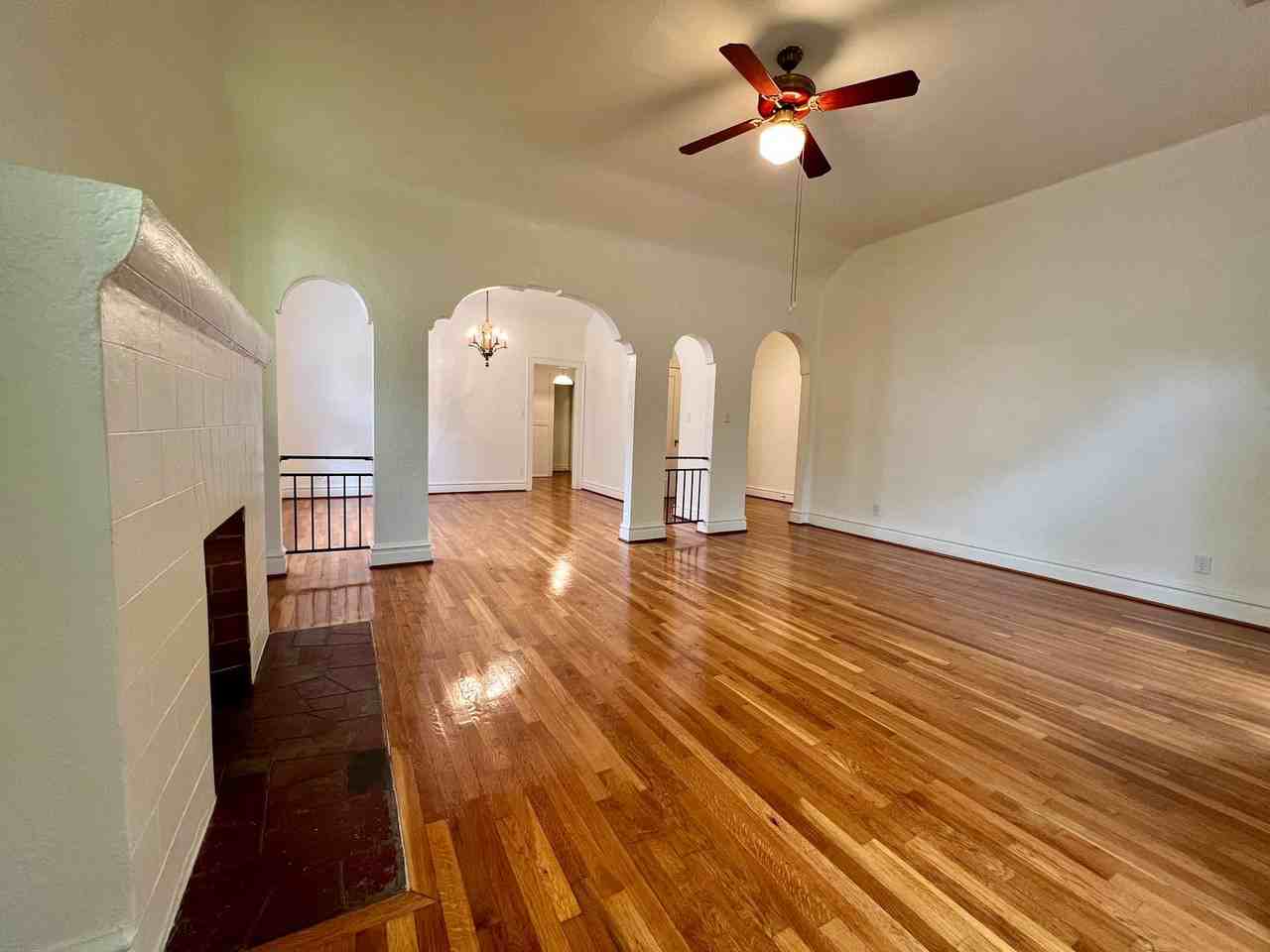 7360 Pershing Ave - Photo 7 of 29