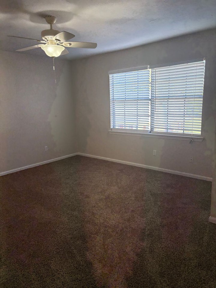 2606 Old Bainbridge Rd - Photo 6 of 7
