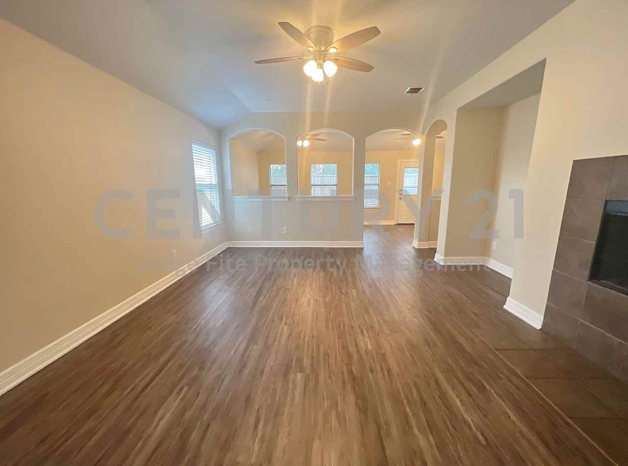 3940 Ironstone Ln - Photo 3 of 11