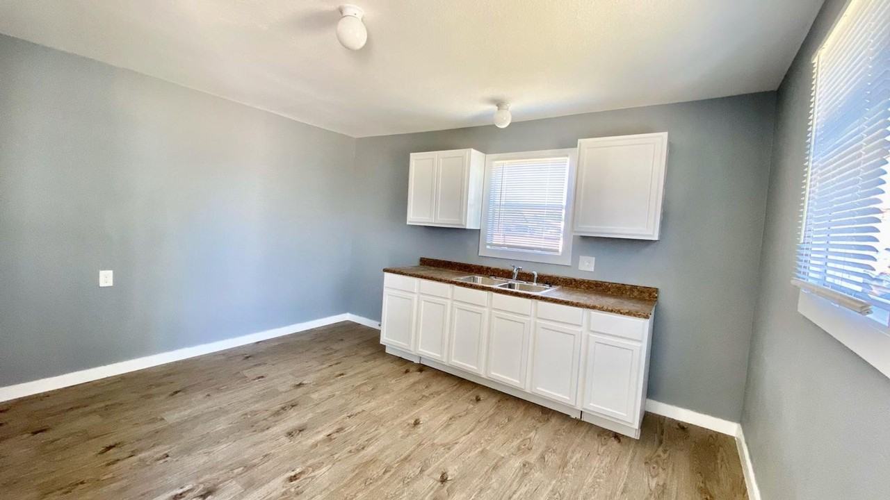 3007 Henderson Ave - Photo 4 of 9
