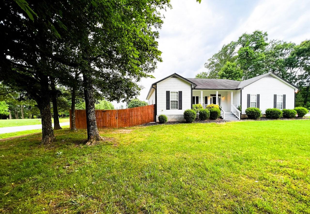 1412 Turfwood Dr - Photo 2 of 25