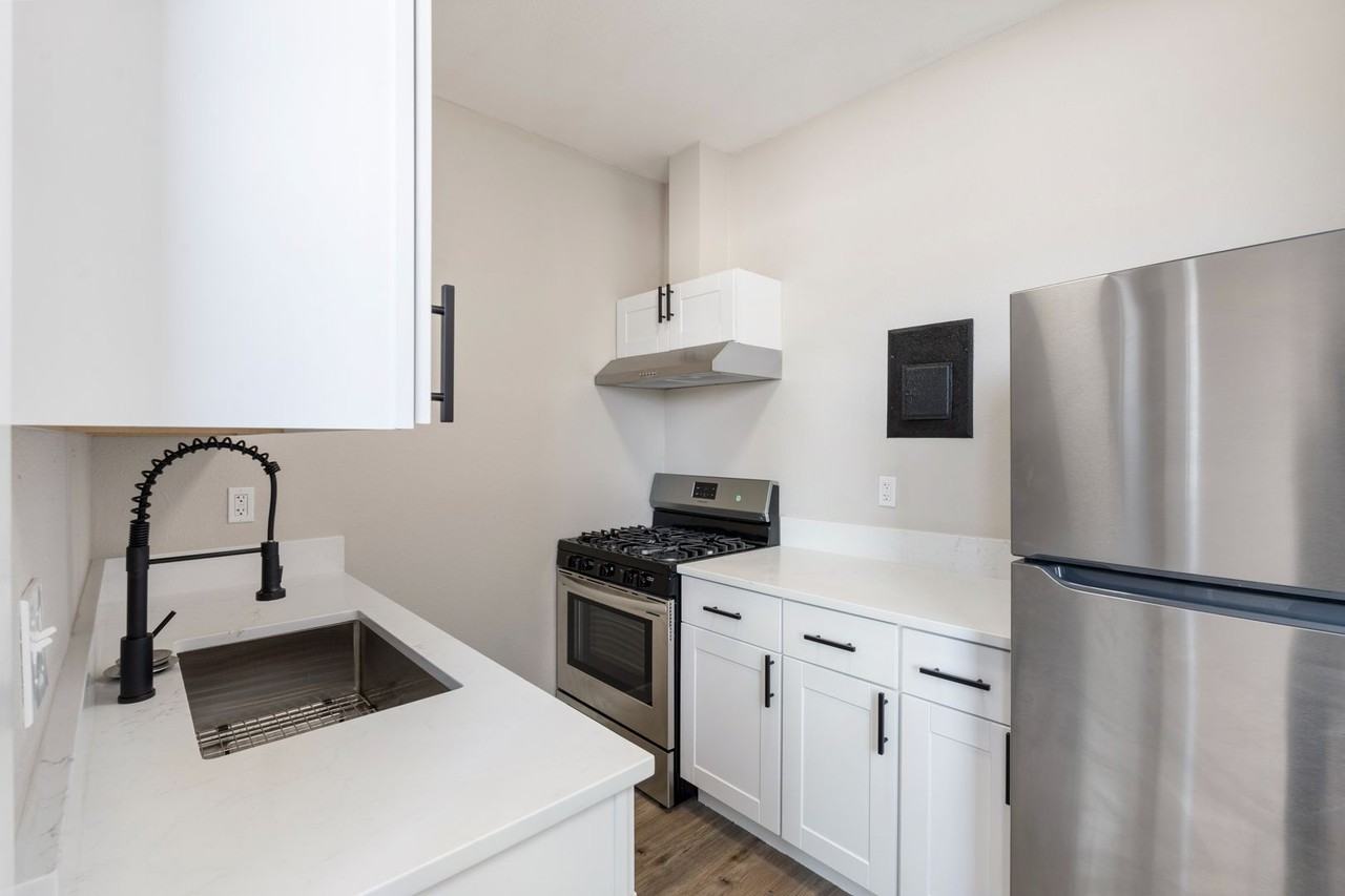 7325 Ne Sandy Blvd #2