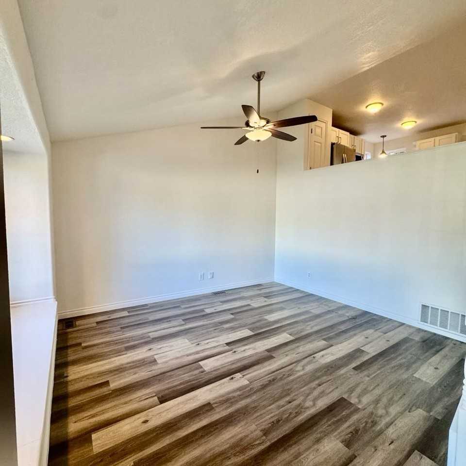 674 E Red Fir Ln - Photo 3 of 18