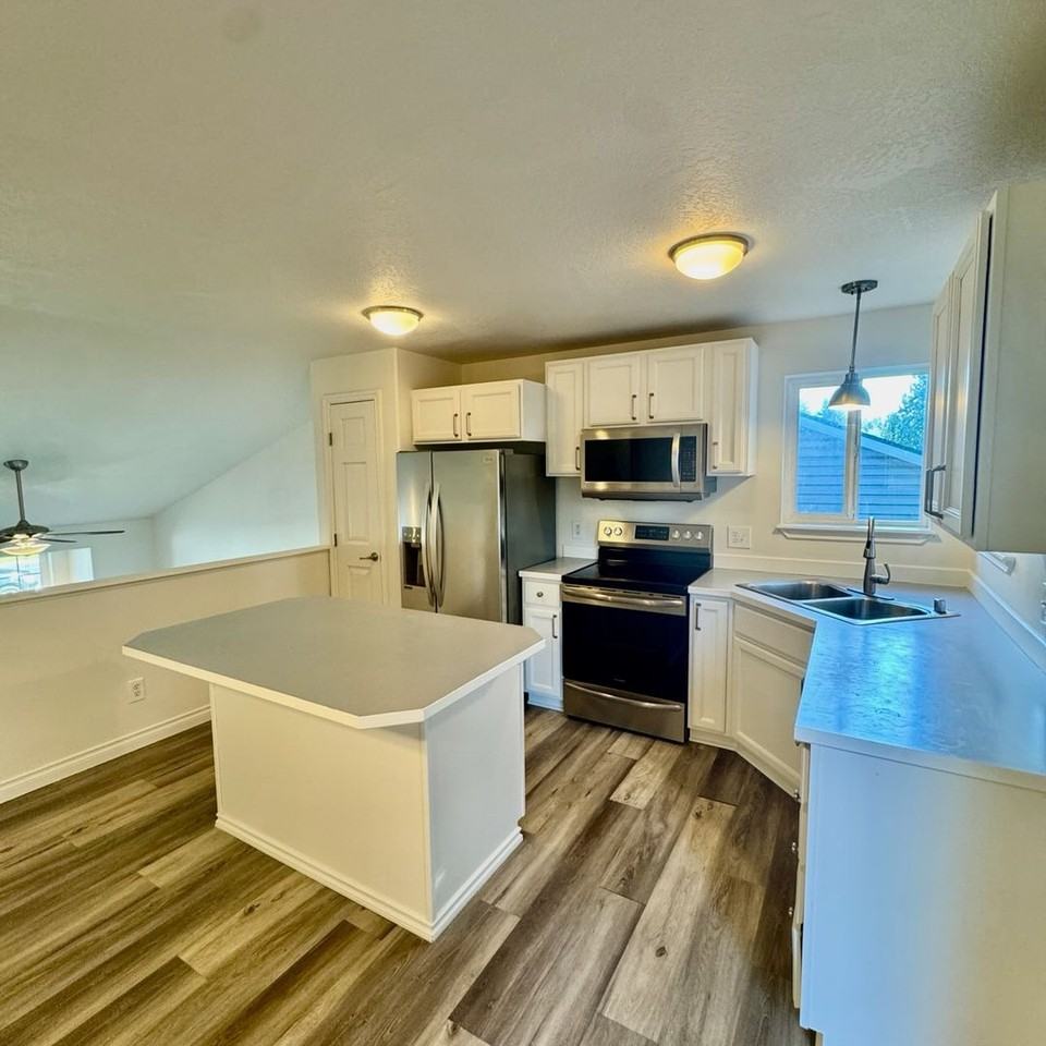 674 E Red Fir Ln - Photo 6 of 18