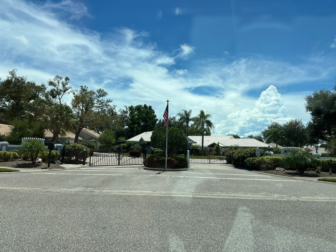 566 Clubside Circle - Photo 2 of 42