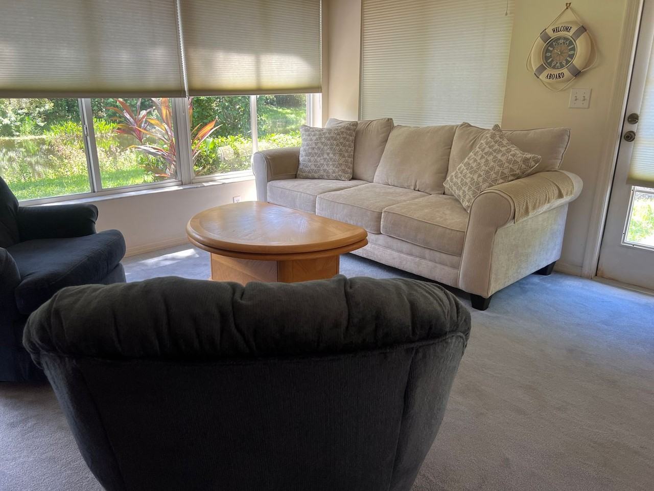 566 Clubside Circle - Photo 3 of 42