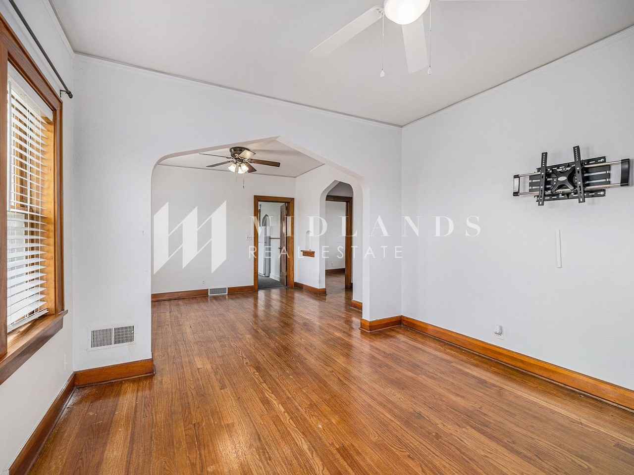 815 Pierce St - Photo 2 of 17