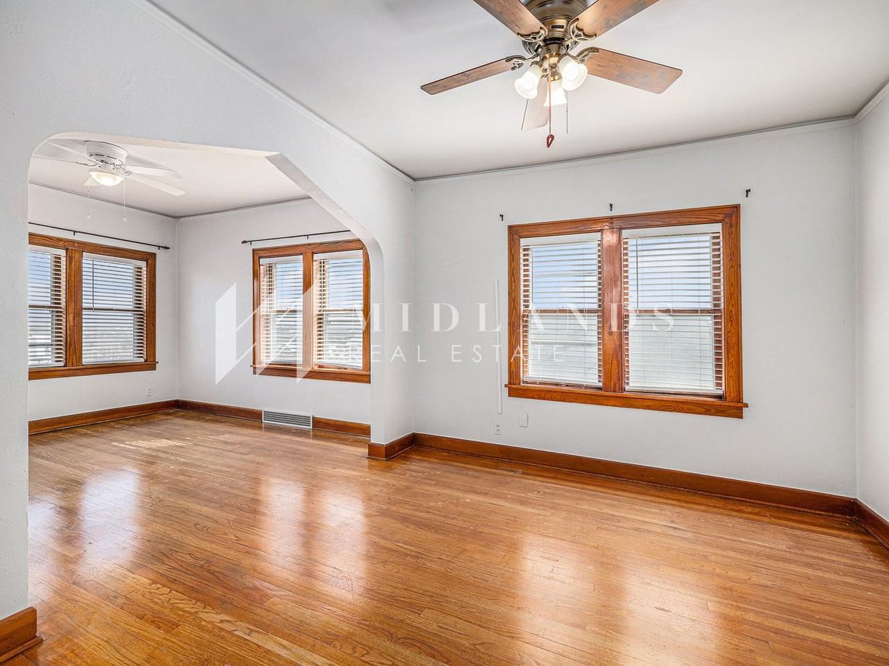 815 Pierce St - Photo 4 of 17