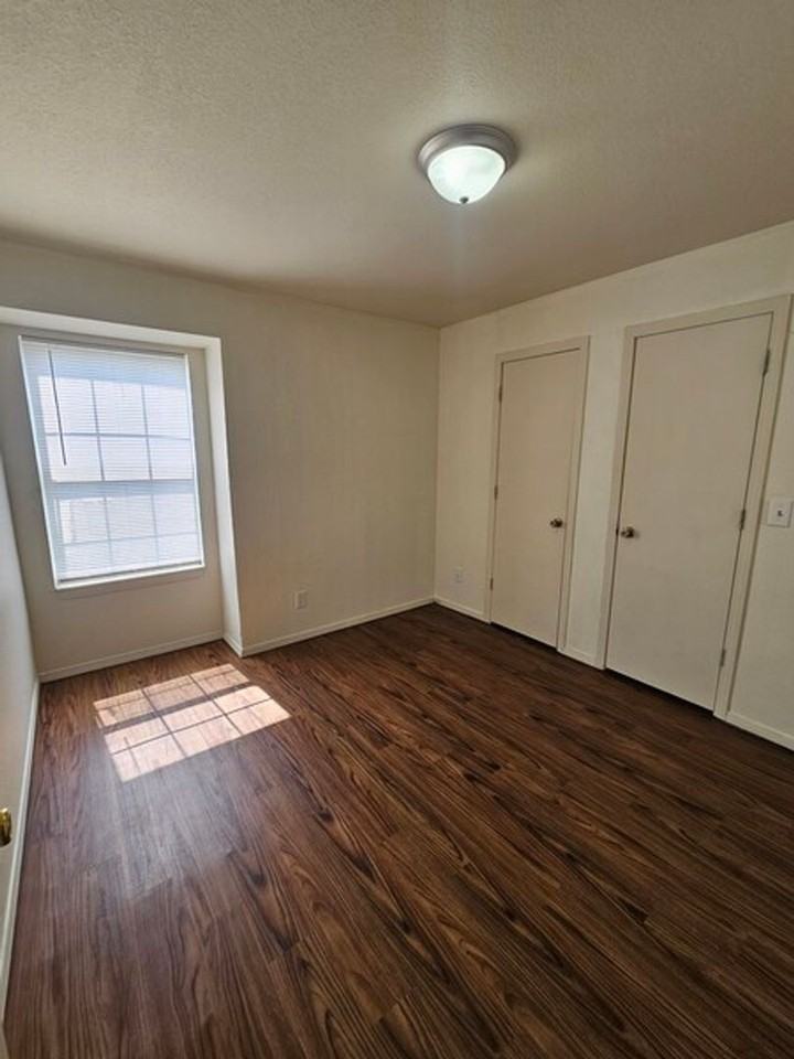 2640 E 34th St - Photo 4 of 5