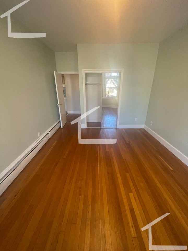 158 Winthrop Rd - Photo 7 of 8