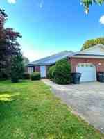 featured image of 1620 Ridgecrest Dr