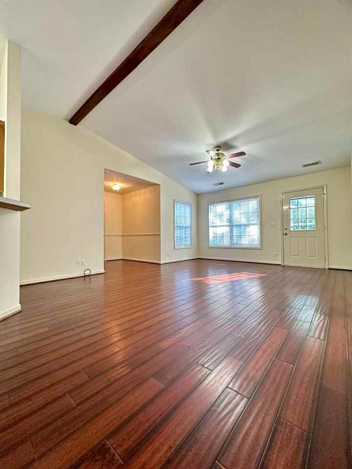 1620 Ridgecrest Dr - Photo 2 of 10