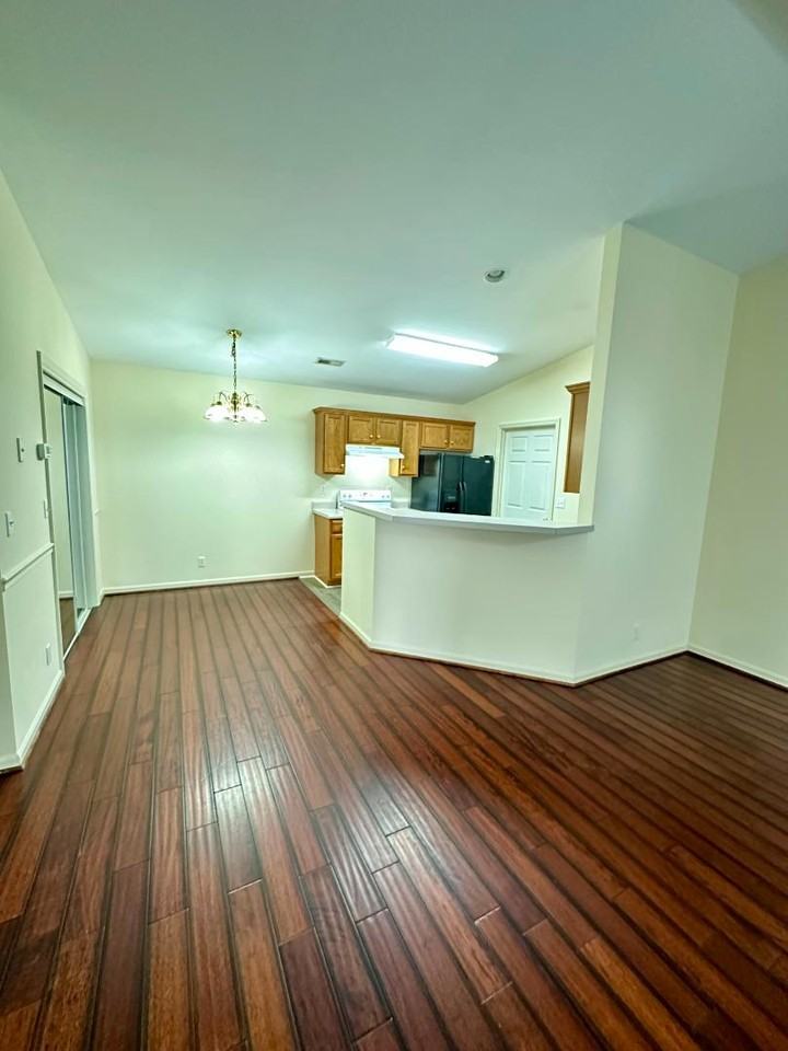 1620 Ridgecrest Dr - Photo 3 of 10