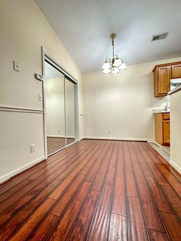 1620 Ridgecrest Dr - Photo 4 of 10