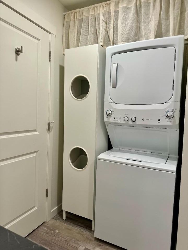 128 East Evergreen Drive - Photo 3 of 40