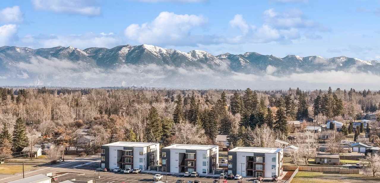 128 East Evergreen Drive - Photo 2 of 43