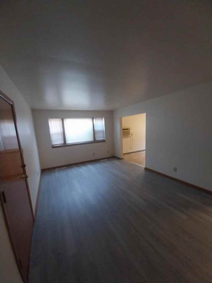 17848 Lake Shore Blvd-Unit 1 - Photo 6 of 28