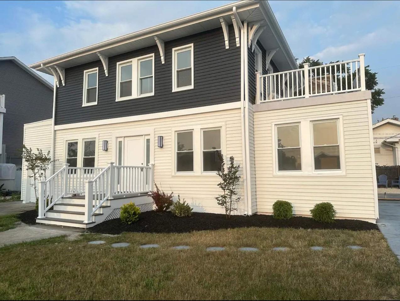 208 Florence Ave - Photo 2 of 20