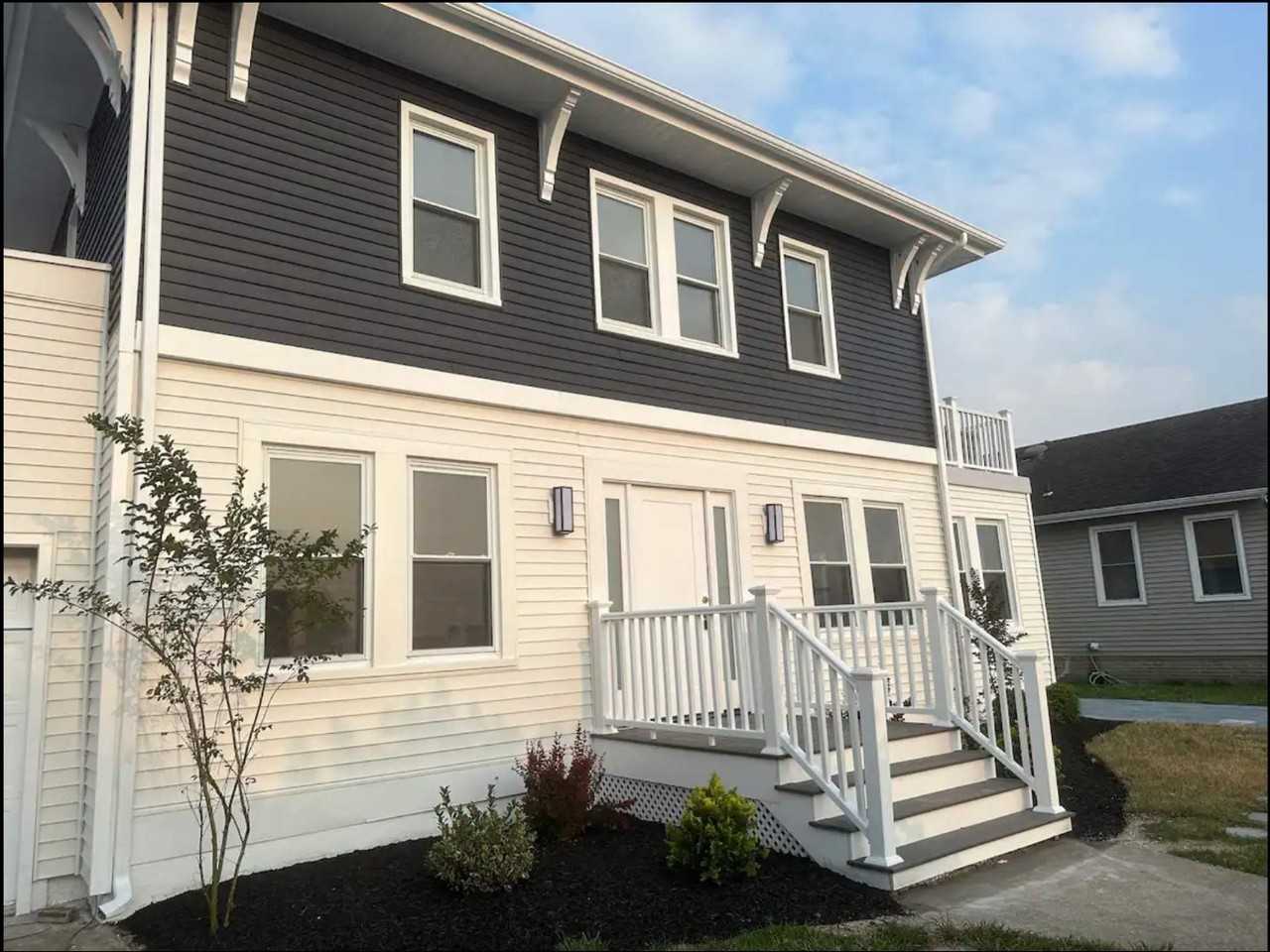 208 Florence Ave - Photo 4 of 20