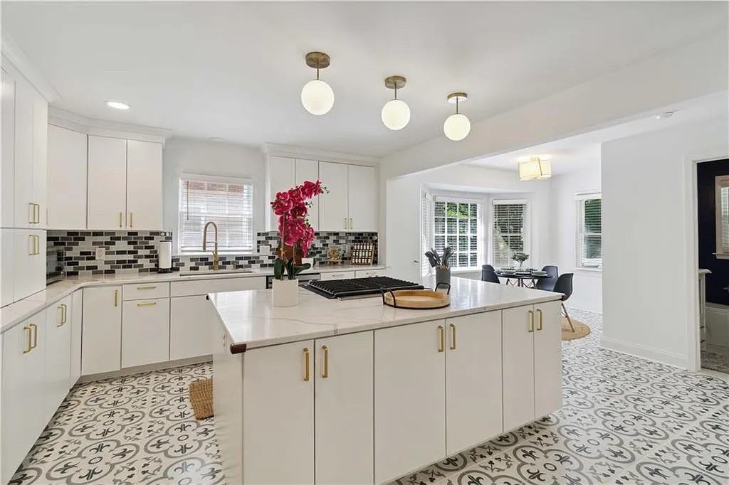 4909 Glenwhite Dr - Photo 6 of 48