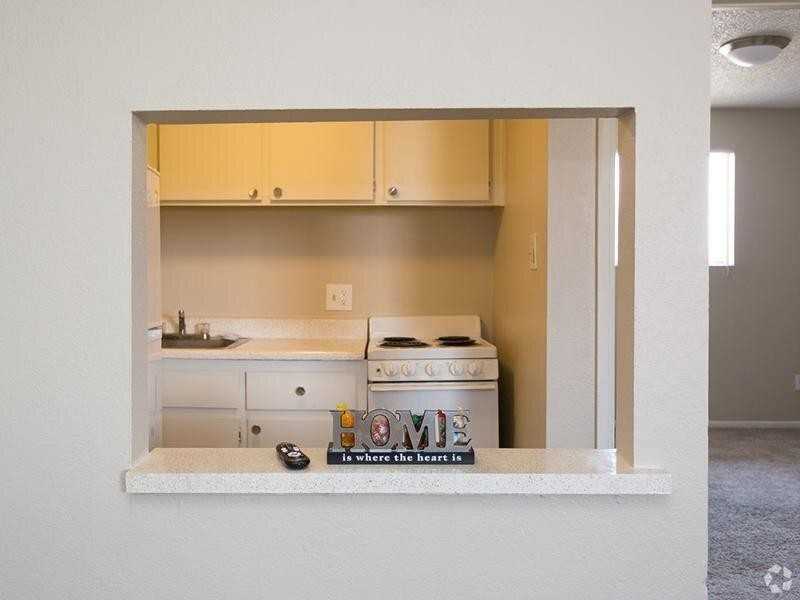 900 N Country Club Dr - Photo 7 of 40