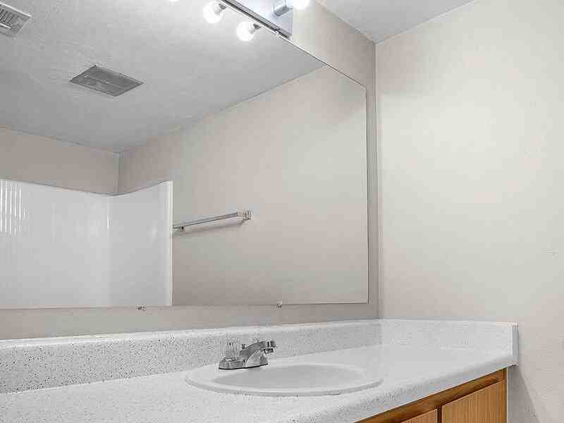 900 N Country Club Dr - Photo 3 of 40