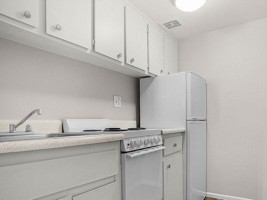 featured image of 900 N Country Club Dr