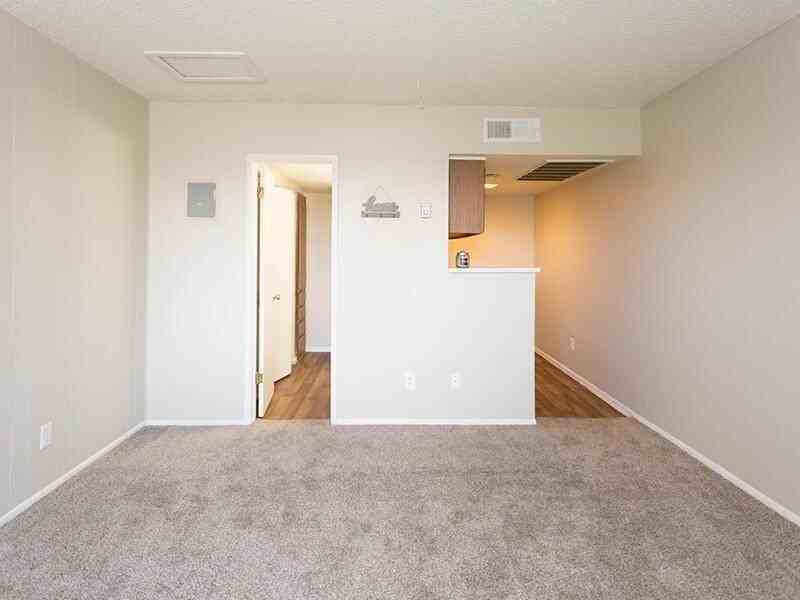 900 N Country Club Dr - Photo 2 of 40