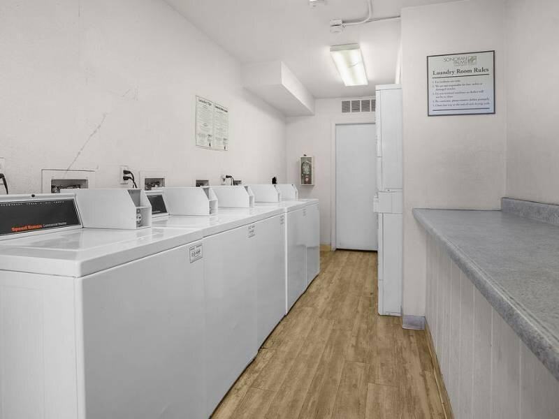 900 N Country Club Dr - Photo 7 of 40