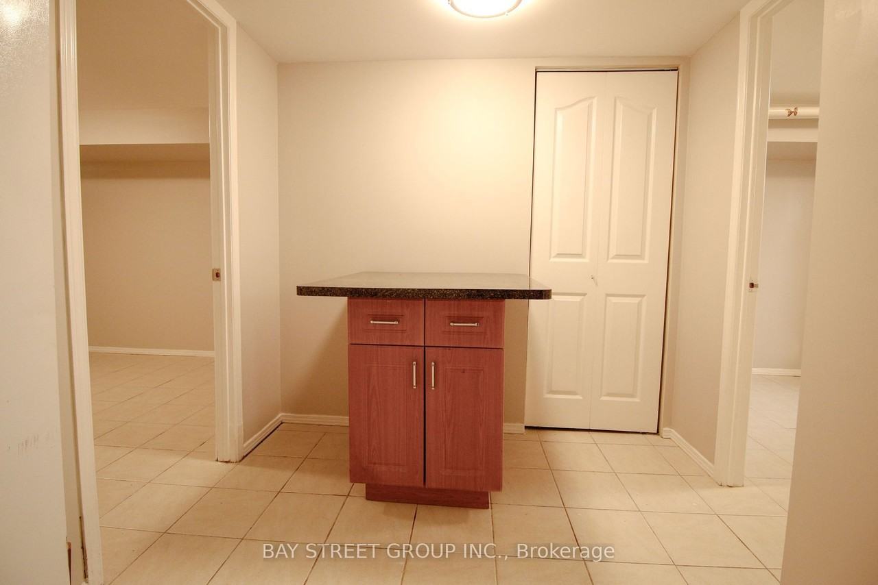 946 Eglinton Avenue East - Photo 7 of 34