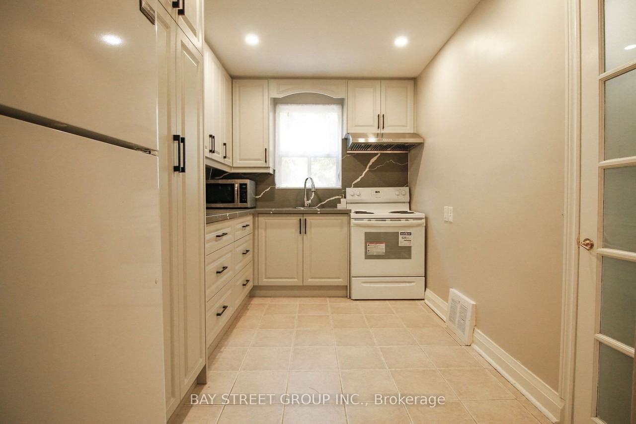 946 Eglinton Avenue East - Photo 6 of 34