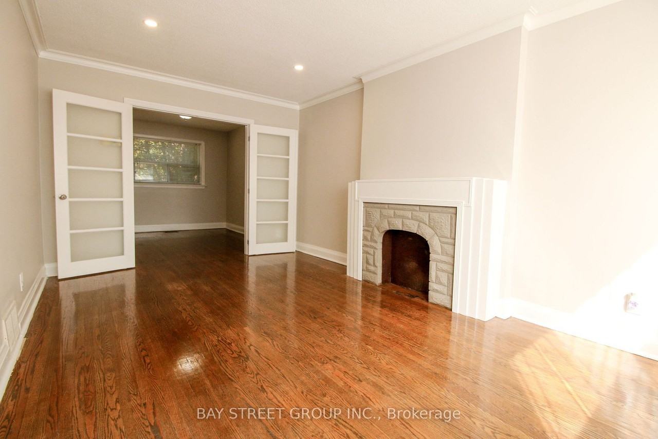 946 Eglinton Avenue East - Photo 3 of 34