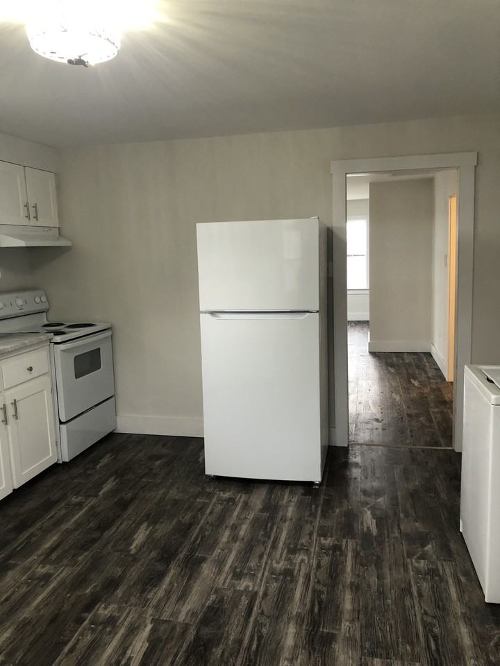 602 Main St #B - Photo 3 of 32
