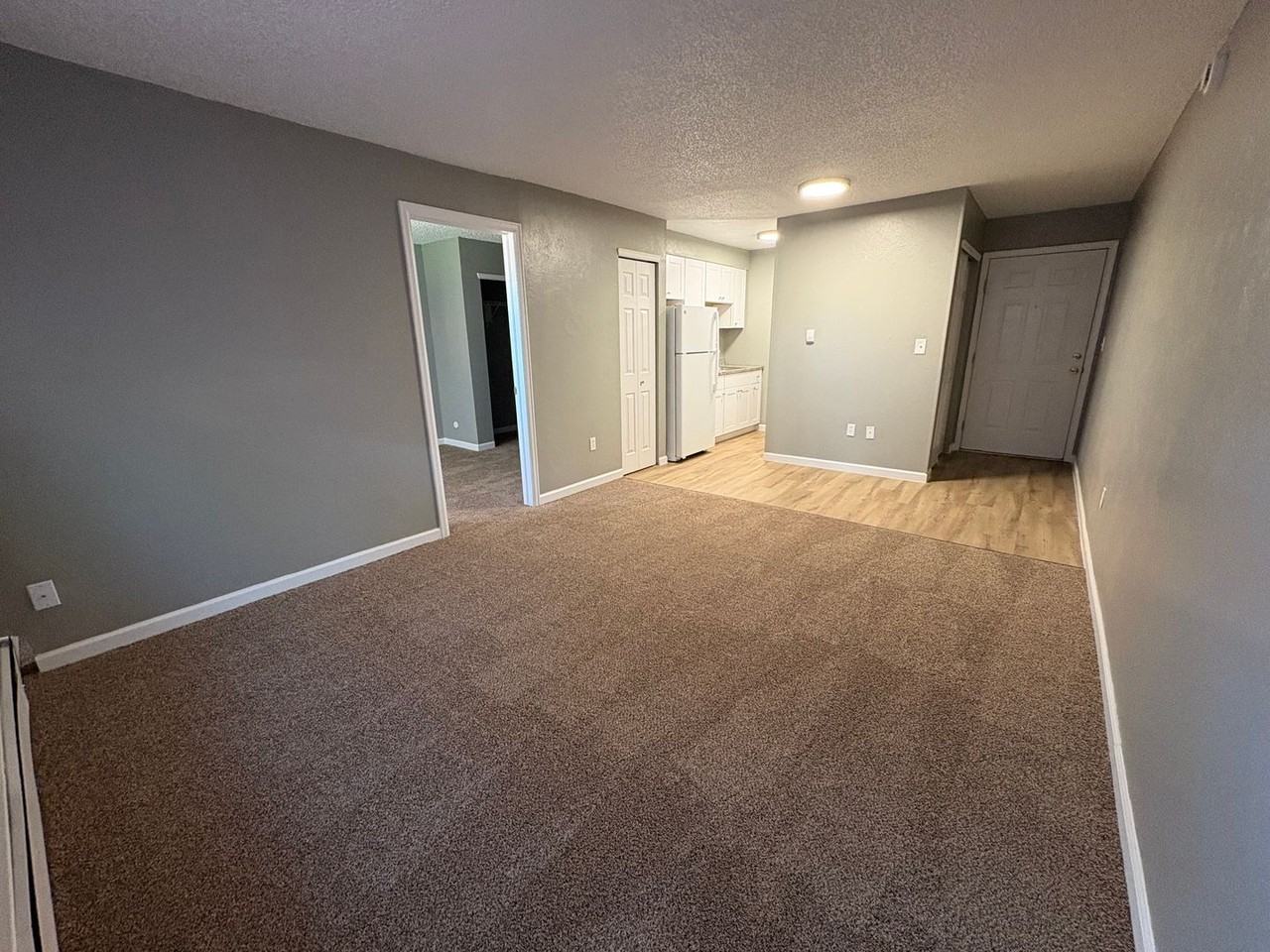 Mountain Pointe Apartments - Photo 4 of 19