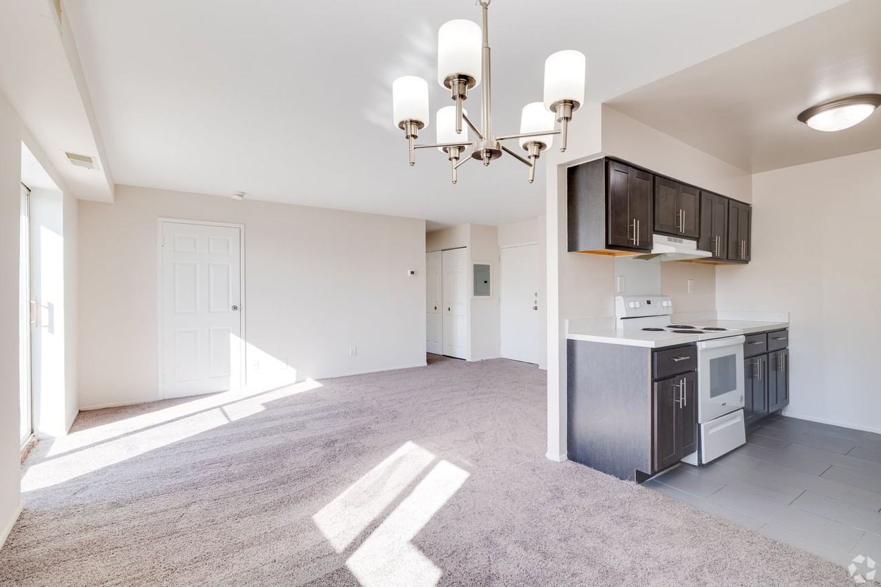 Lindenwood Apartments - Photo 7 of 27