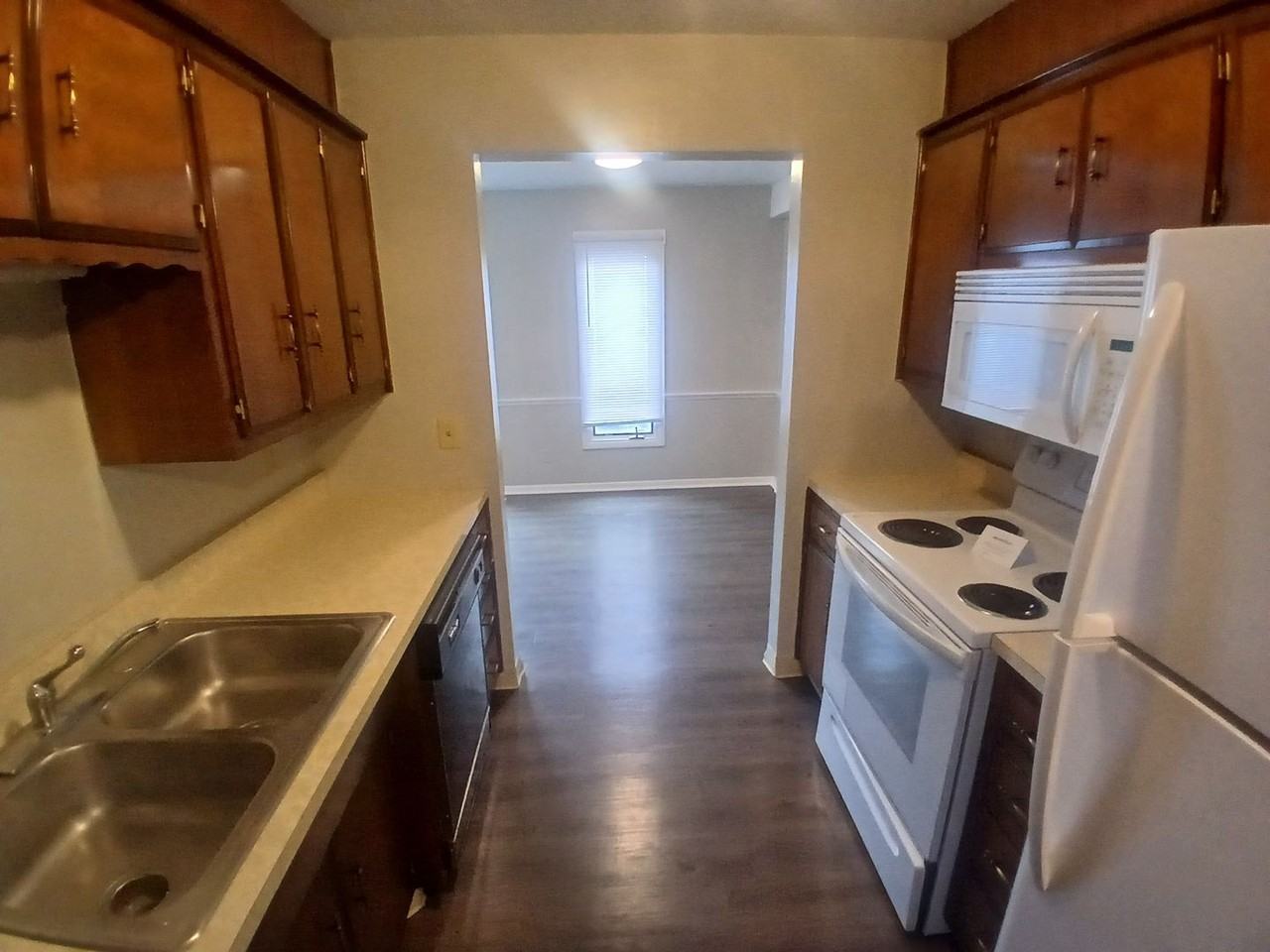 106 N Mckinley Ave - Photo 2 of 9