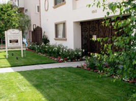 featured image of 6045 Whitsett Ave
