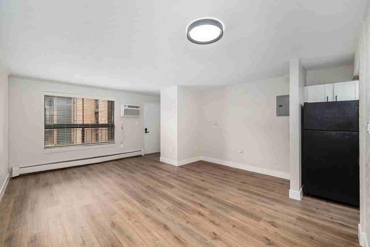 5100 Leetsdale Dr - Photo 3 of 16